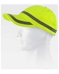 Gorra ajustable en alta visibilidad, diseño franja reflectante horizontal.